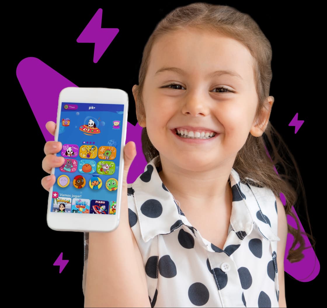 Garotinha Com Smartphone garotinha-com-smartphone